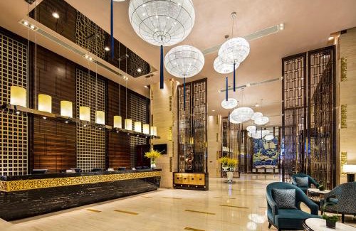 Jeifangbei Central Business District Hotel | Discover Glenview ITC Plaza Chongqing - 5-Star Escape