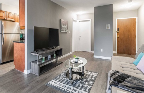 Rosedale Apartment | Glenview West Apt with Patio - Near Downtown!
