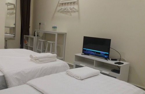 Sepang House | Highly Rated GLG KLIA Transit House with Dining & Family Perks