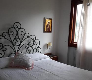 Vaiano Bed & Breakfast | Exceptional Gli Oleandri B&B: Family-Friendly Retreat