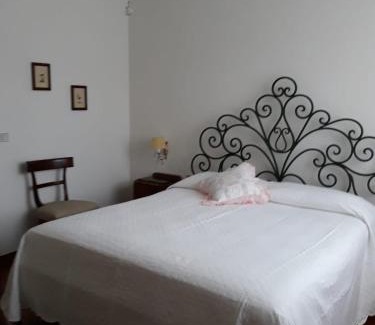 Vaiano Bed & Breakfast | Exceptional Gli Oleandri B&B: Family-Friendly Retreat