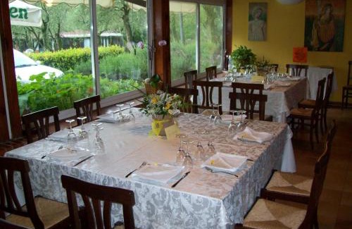 Fosdinovo Bed & Breakfast | Relax at Gli Ulivi Bed & Breakfast with Ocean Views