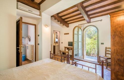 Montalcino House | Pet-Friendly Glicine Apartment with Pool & Family Perks