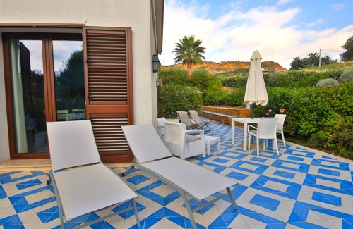 Sciacca Apartment | Relaxing Retreat at GLICINE by KlabHouse: Beachside Escape