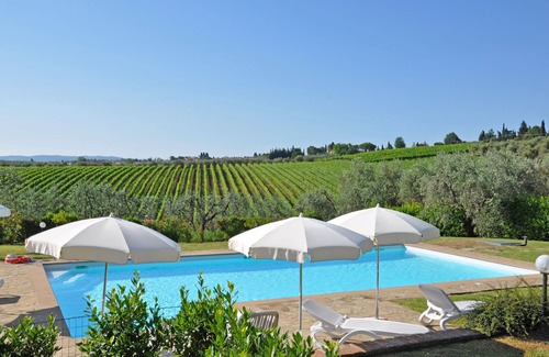 Tavarnelle Val di Pesa Apartment | Glicini 2: Family-Friendly Retreat with Pool in Chianti