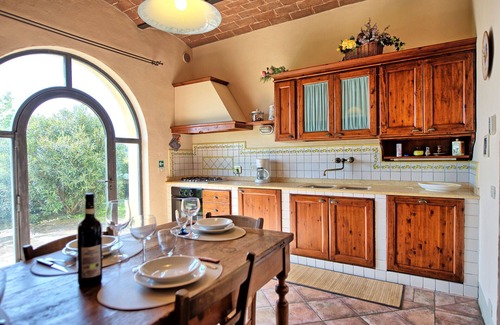 Tavarnelle Val di Pesa Apartment | Glicini 1 - Ideal Holiday Rental with Pool in Chianti Hills