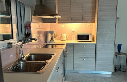 Nipos Apartment | Glikanisos House Nipos: Perfect for Families & Hikers