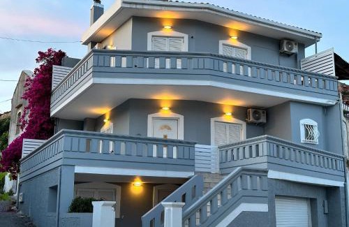 Nipos Apartment | Glikanisos House Nipos: Perfect for Families & Hikers