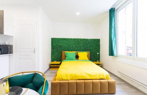 Saint-Quentin Apartment | Budget-Friendly GLM Résidences 2 with Restaurant & High Ratings