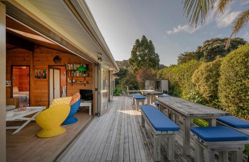 Hahei House | Inviting Glo's Place - Pet-Friendly Hahei Holiday Home