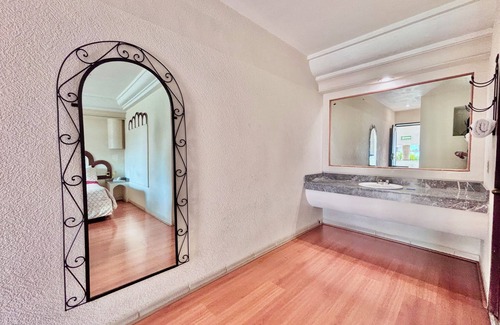 Cuautlancingo Hotel | Discover Global Express Puebla: Family-Friendly Retreat