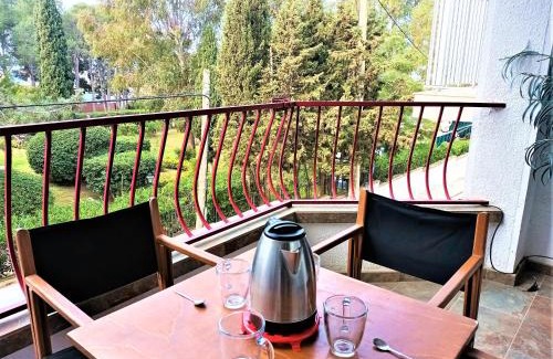 Roses Town Center Apartment | Pet-Friendly Retreat at GLOBAL-IMMO 3363 with 9.7 Rating