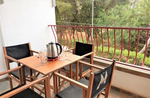 Roses Town Center Apartment | Pet-Friendly Retreat at GLOBAL-IMMO 3363 with 9.7 Rating