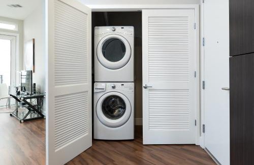 Shoreline West Apartment | Cozy Global Luxury Suites: Pet-Friendly Escape in Downtown