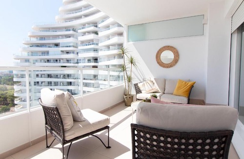 Canet de Berenguer Apartment | Delightful Hotel Stay: Bonito Apartment with Terrace in Gran Canet