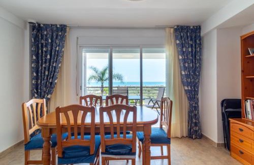 Playa de Almarda House | Beachfront Adosado with Sea Views and Family-Friendly Amenities