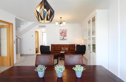 Almarda House | Beautiful Garden Home Near Almarda Beach - Rated 8/10
