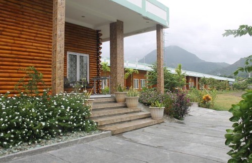 Ende Hotel | Inviting Global View Hotel with Ocean Views & Breakfast