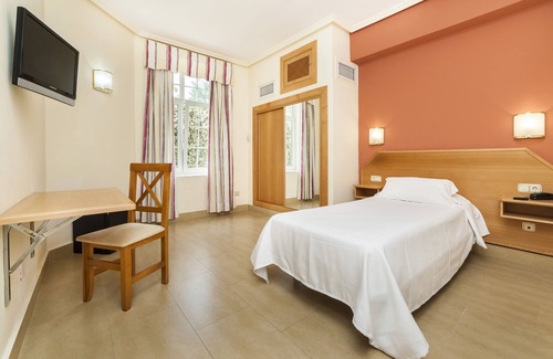 Algeciras Hotel | Discover Globales Reina Cristina: 4-Star Poolside Retreat