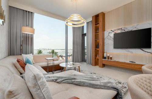 Dubai Apartment | Elegant Ocean View Apartments at GLOBALSTAY Creek Rise Tower