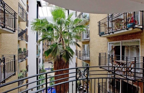 The City of London Apartment | Explore Globe View St Pauls London with Family-Friendly Amenities