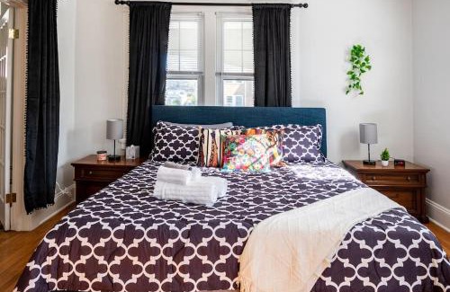 North Chesterfield Apartment | Historic Richmond Globetrotters Suite with Private Patio