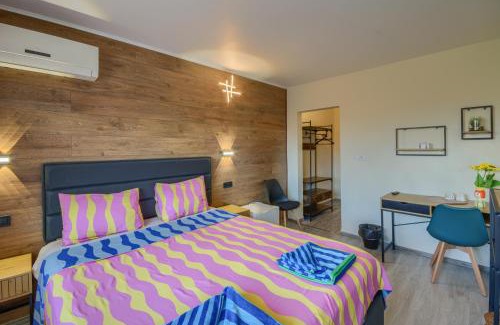 Kiten House | Oceanfront Comfort at Globus Kiten - Rated 9.1/10