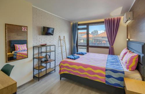 Kiten House | Oceanfront Comfort at Globus Kiten - Rated 9.1/10