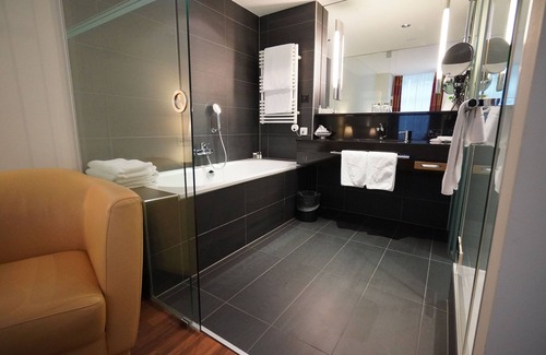 Old Town Hotel | Stylish Glockenhof Zürich: 4-Star Stay with Spa & Dining