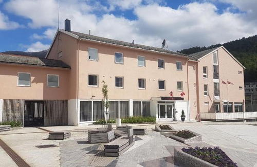 Glomfjord Hotel | Pet-Friendly Glomfjord Hotel with Breakfast and Accessibility