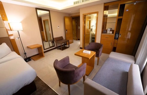 Suwailih Hotel | Gloria Hotel | Superior Double or Twin Room | Close to King Hussein Park