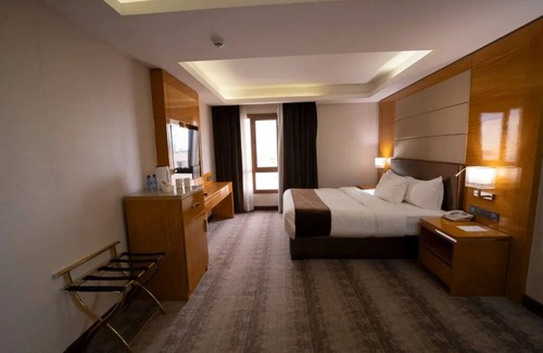 Suwailih Hotel | Gloria Hotel | Superior Double or Twin Room | Close to King Hussein Park