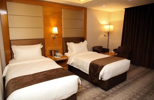 Suwailih Hotel | Gloria Hotel | Superior Double or Twin Room | Close to King Hussein Park
