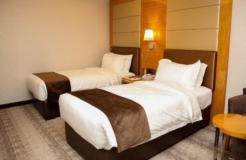 Suwailih Hotel | Gloria Hotel | Superior Double or Twin Room | Close to King Hussein Park