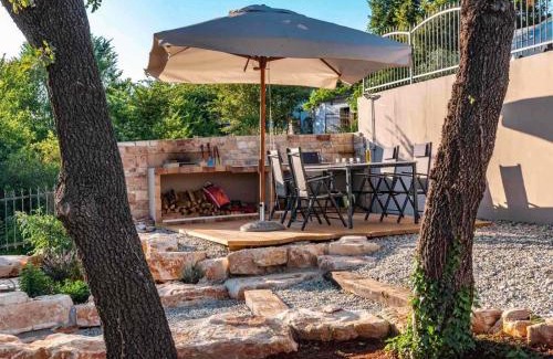 Pinezici Villa | Relaxing Retreat at Gloria: Family-Friendly with Pool Access