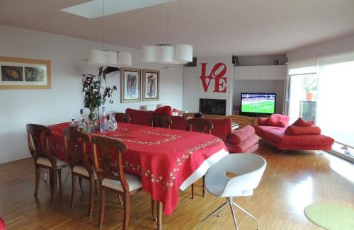 Santiago de Compostela House | Guest Rated 9.8: Gloria's Design House with Pool Access