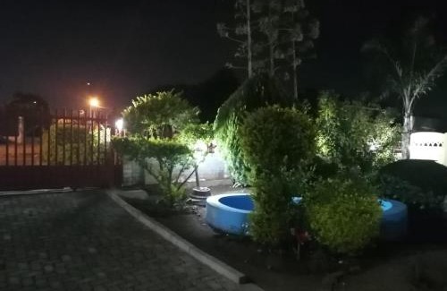Polokwane House | Cozy Stay at Gloria's Guests with Breakfast & Fireplace