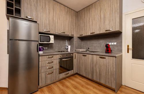 Plovdiv Center Apartment | Beautiful 2-Bedroom Apartment Near Youth Hill with Breakfast