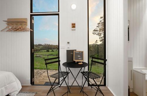 Jindivick House | Inviting Glorious Escape: Pet and Child-Friendly Retreat
