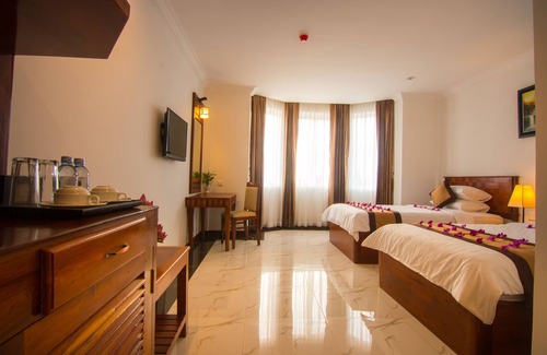 Stueng Saen Hotel | Relaxing Glorious Hotel & Spa: 4-Star Retreat with Pool