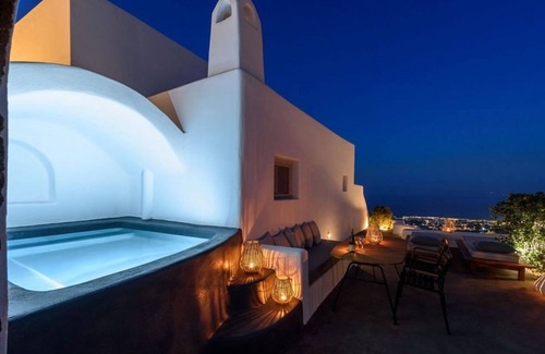 Pyrgos Villa | Glorious Santorini Villa | Villa Nymphadora | 2 Bedrooms