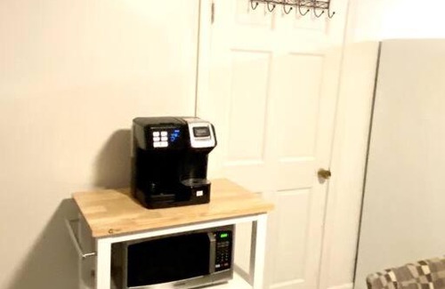 Gloucester Apartment | Cozy Suite Near Downtown with Washer/Dryer Access