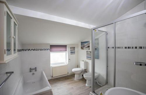 Gloucester House | Family-Friendly Birchmore House with Impressive 9.2 Rating