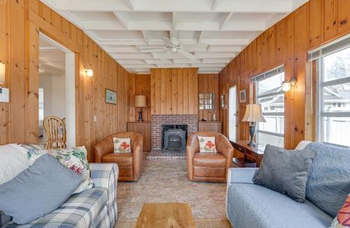 Gloucester House | Family-Friendly Gloucester Home with Yard, 1 Mile to Beach