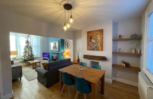 Horfield House | Trendy House Steps from Gloucester Rd - Rated 9.3/10!