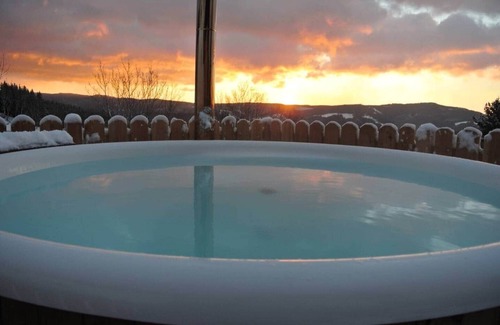 Ratten Ski Chalet | Glühwürmchenhütte: Wellness Retreat with Ocean View & Spa