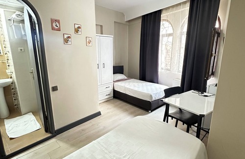 Karesi Hotel | Discover GLR OTEL: Family-Friendly with Kitchen & Breakfast