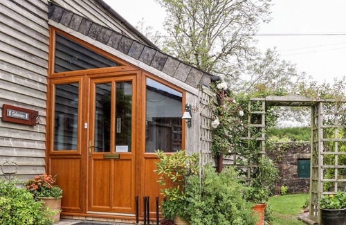Newquay House | GLUVIAS, pet friendly, character holiday cottage in Quintrell Downs
