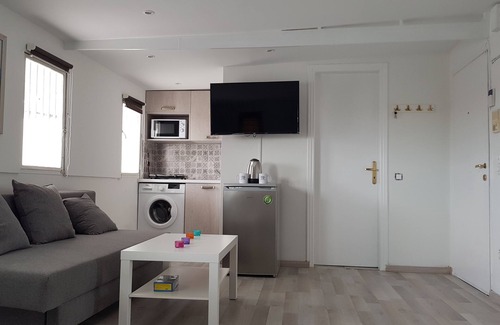 Glyfada Apartment | Glyfada Seaview Studio With Terracen