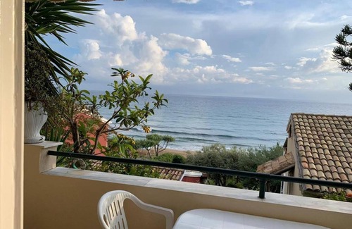 Glyfada House | Glyfada Two Floors Maizonette: Guest Rated 10/10 Stay